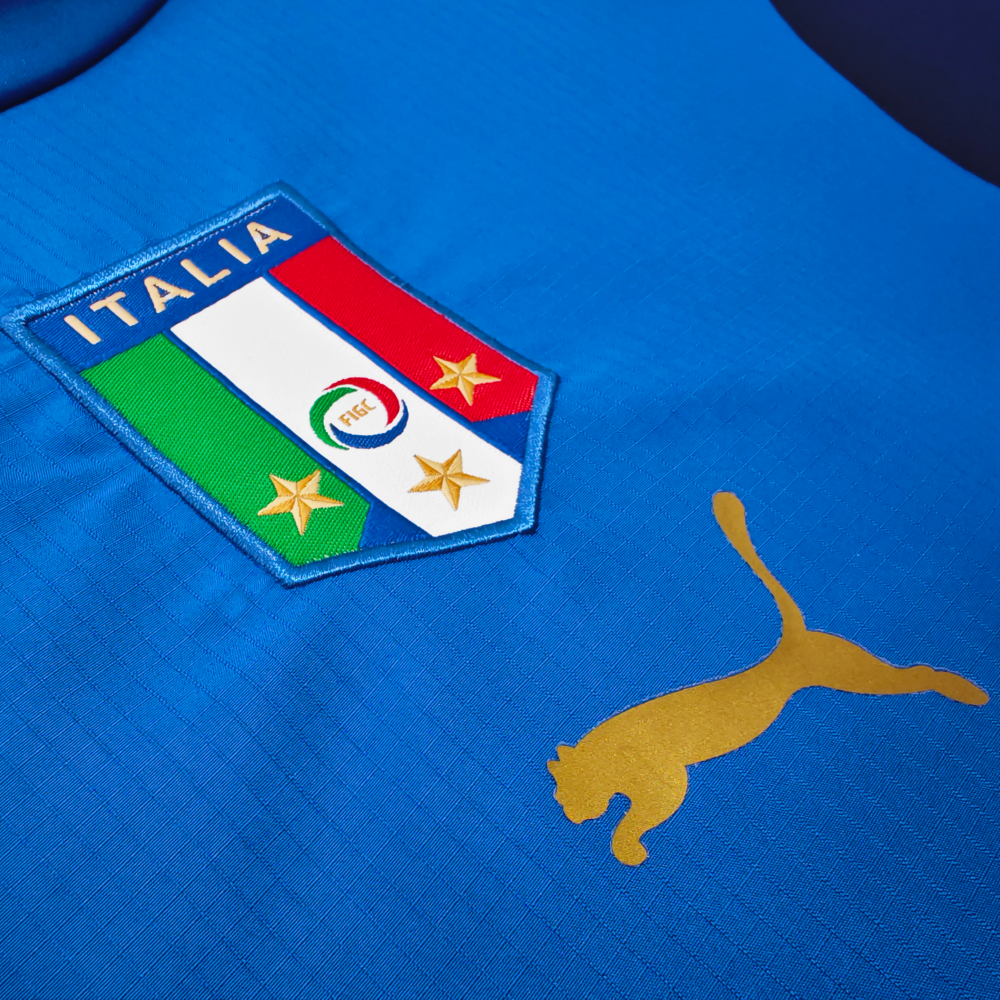 RETRO ITALY 'PIRLO 21' LEGENDS HOME SHIRT 2006