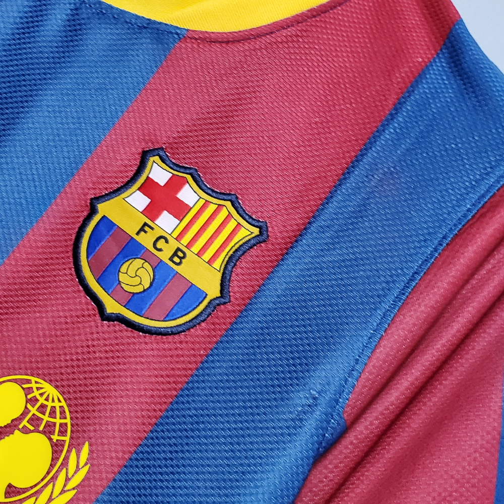 RETRO BARCELONA 'INIESTA 8' LEGENDS HOME SHIRT 2010/11