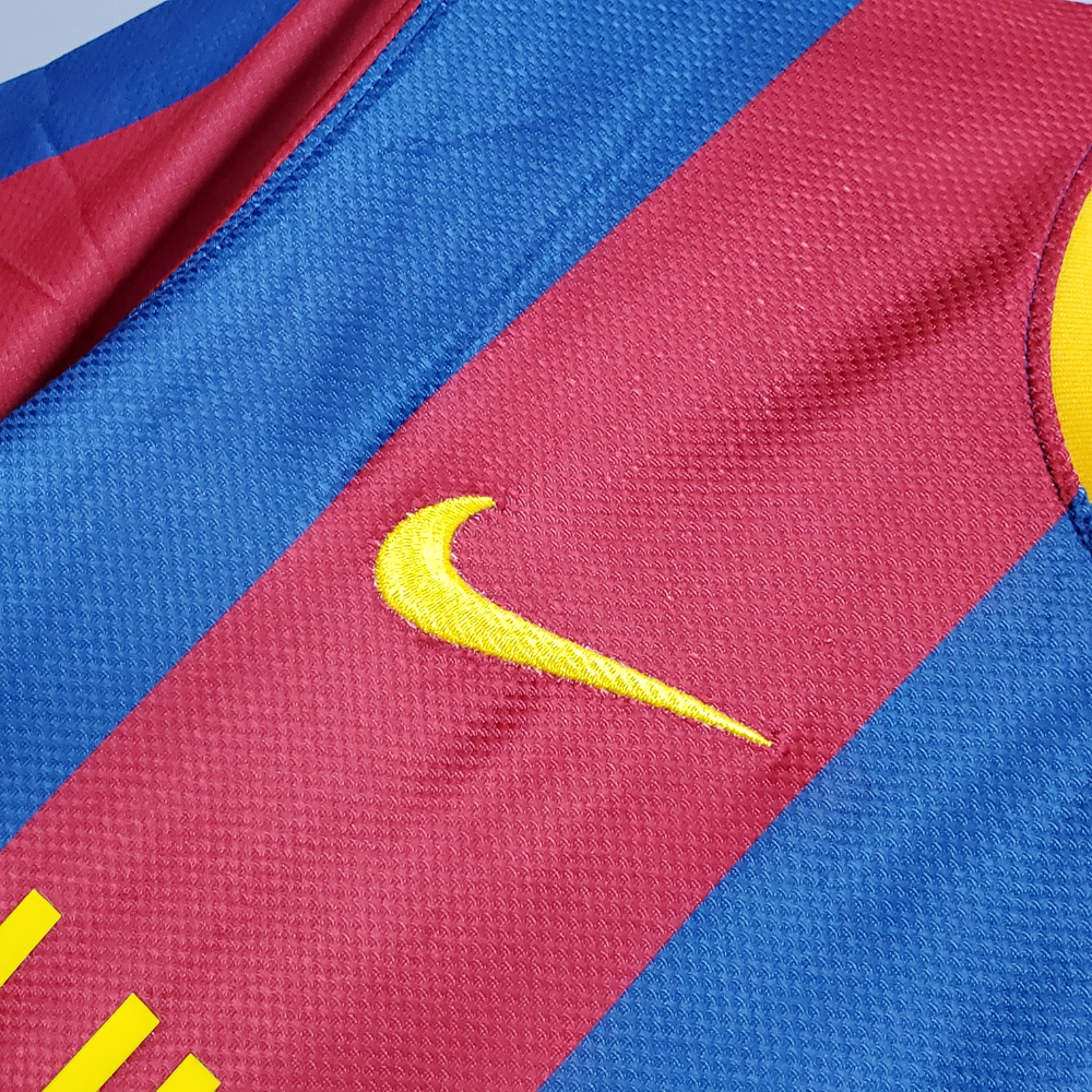 RETRO BARCELONA 'INIESTA 8' LEGENDS HOME SHIRT 2010/11