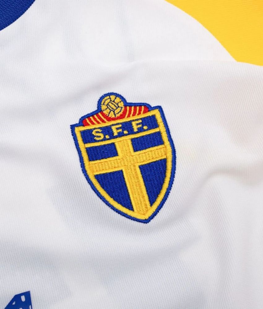 RETRO SWEDEN AWAY SHIRT 2002